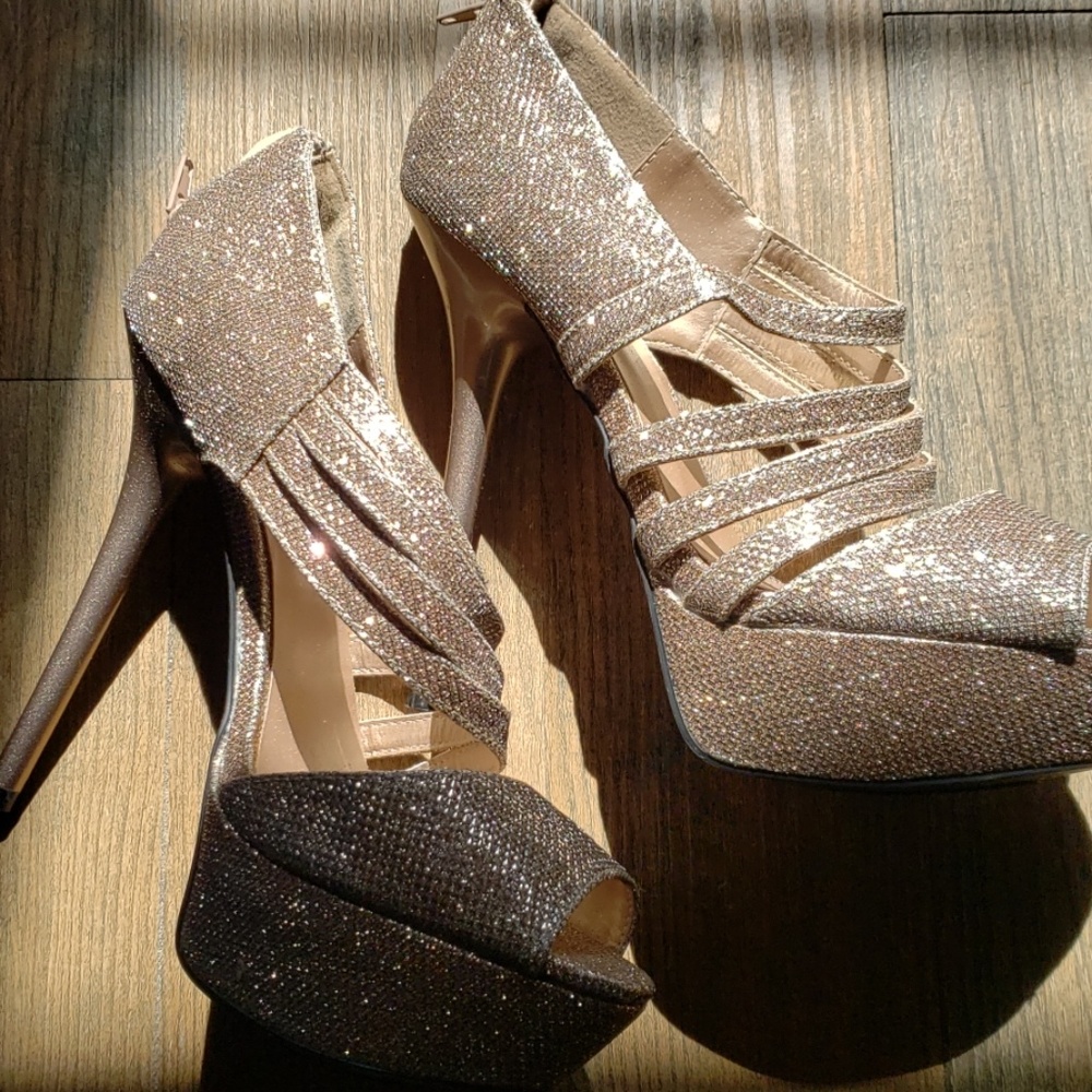 High heeled dress shoes